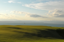 Cape Kidnappers On the north Island of New-Zealand, Cape Kidnappers is probably one of the most spectacular course of the world. 