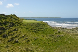 Photo de Doonbeg Doonbeg is a modern championship links course designed by Greg Norman on the west coast of Ireland.
