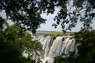 Victoria Falls L'une des merveilles naturelles du monde, les Chutes du Zambeze photographiées du côté Zimbabwe